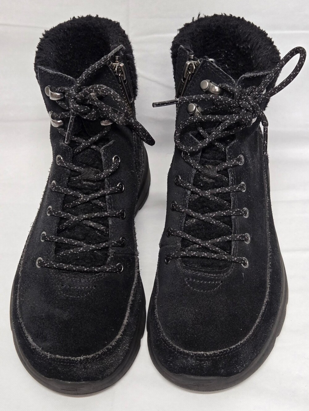 Sketchers On The Go Ultra Go Lace Up Boots Leather Uppers. Faux Fur Lining 8.5